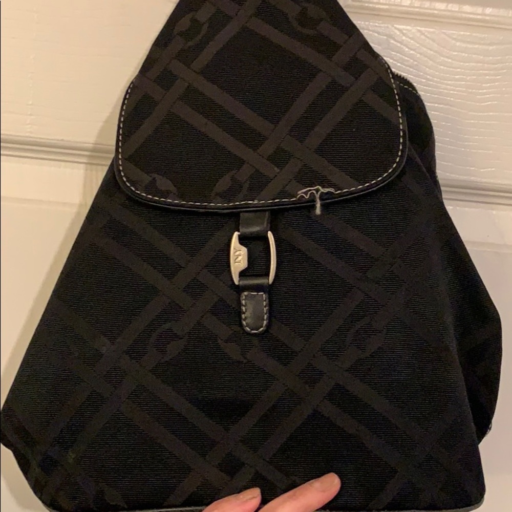 Backpack - Picture 3 of 6